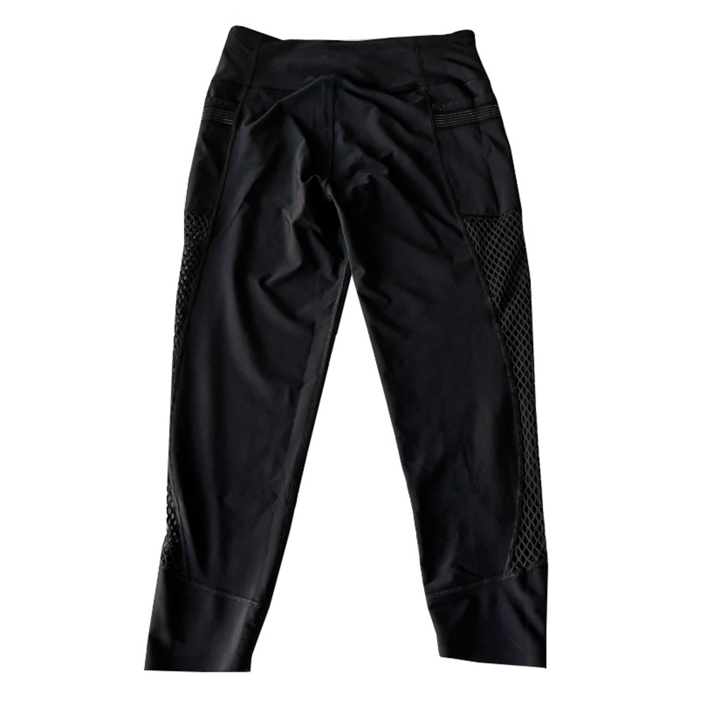 Victorias Sport Black Total Knockout Tight Black Crop Fit Athletic Leggings